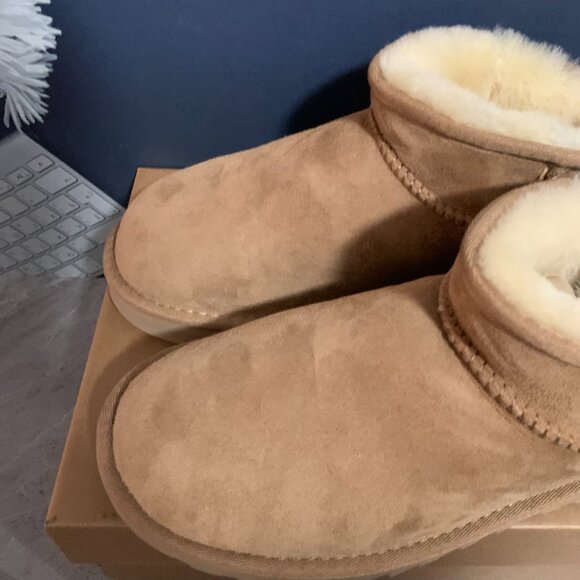 UGG Classic Ultra Mini Boots - Picture 3 of 5